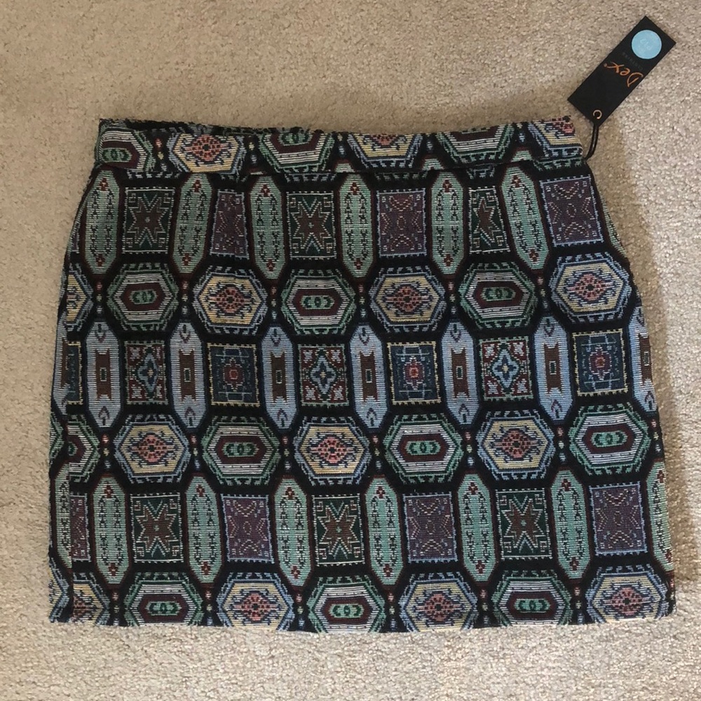 Dex patterned skirt